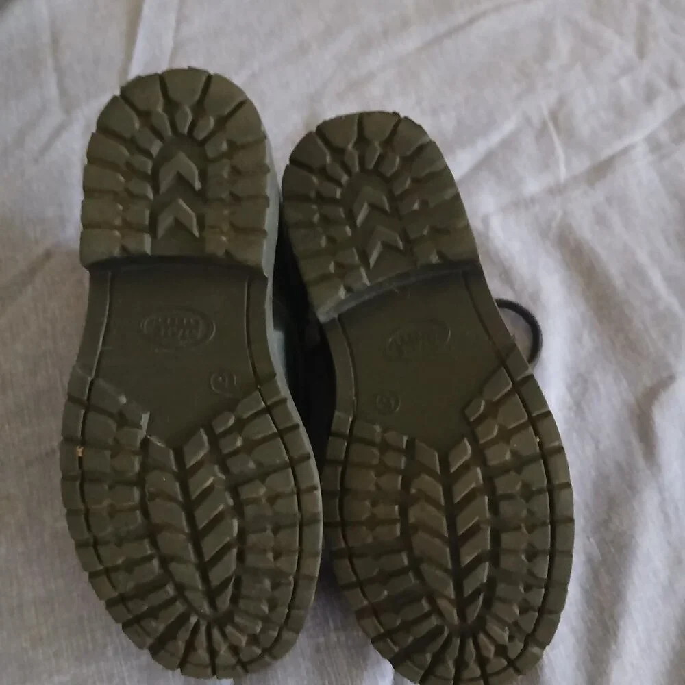 State Street Black Shoes size 6
